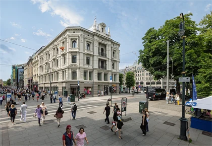 Fasaden av Stortorvet 2 sett fra Karl Johans gate