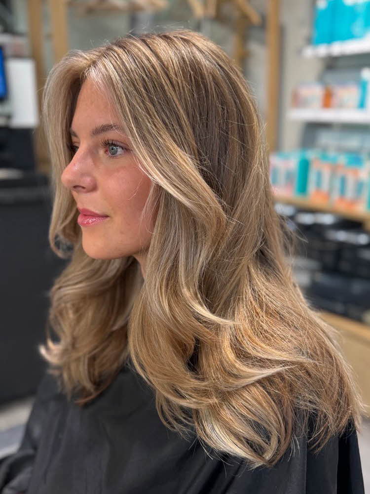 Myke layers – volum og bevegelse med en naturlig finish.
