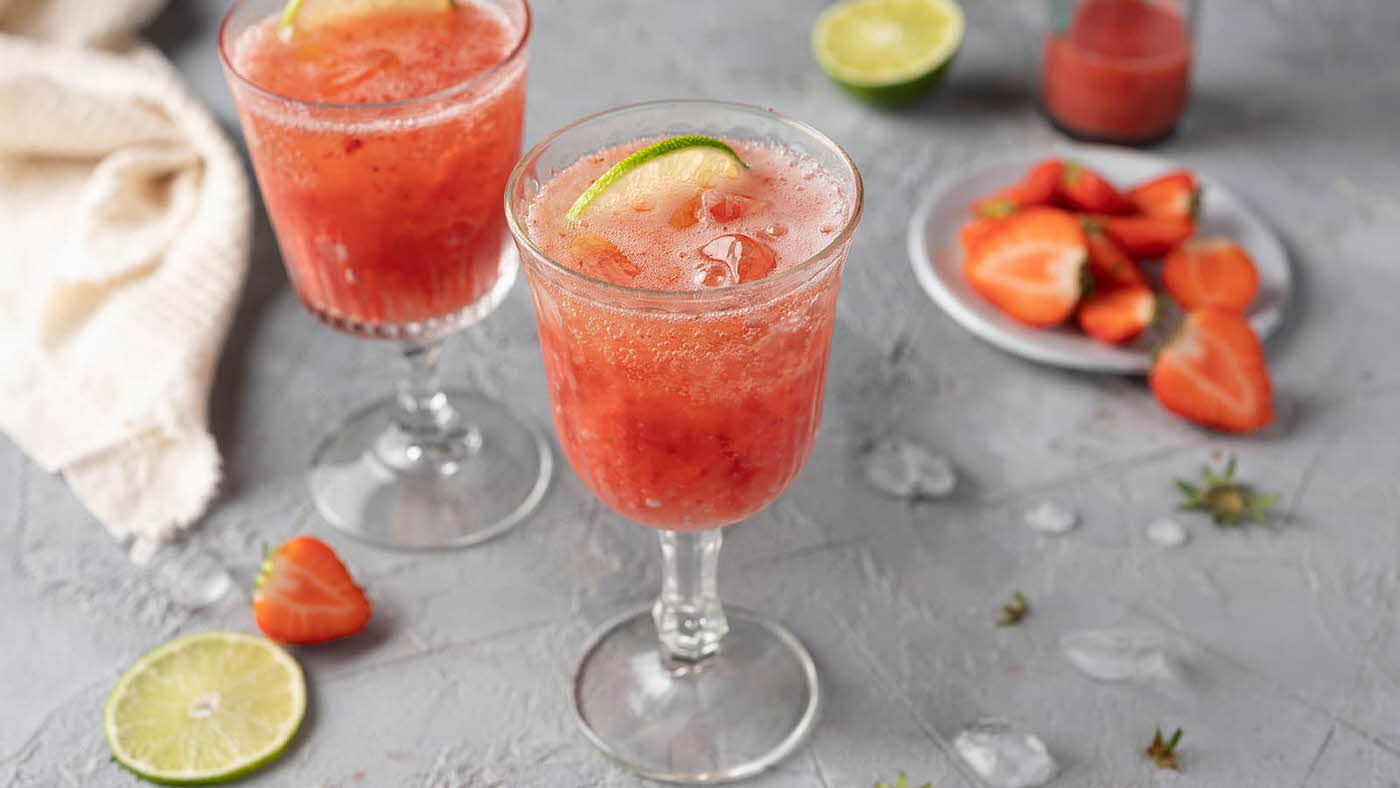 Mocktail med jordbær og sprite
