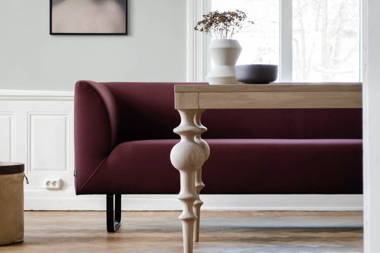 Bord og sofa