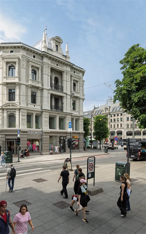 Fasaden av Stortorvet 2 sett fra Karl Johans gate