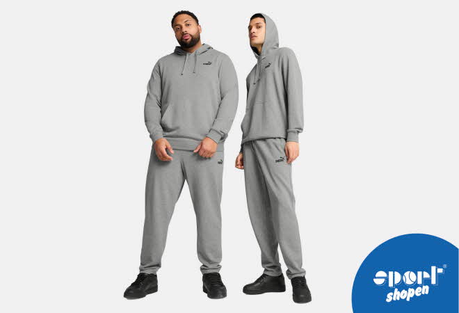 To menn i matchende grå joggedresser.