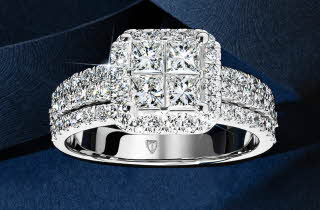 En diamantring i hvitt gull