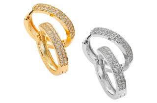 To par øreringer med cubic zirkonia.