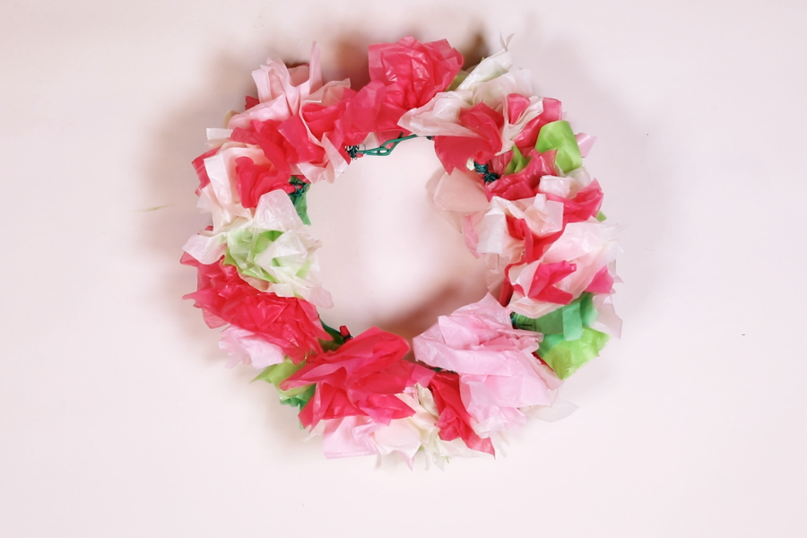 Få inspiration till årets midsommarkrans! Våra tips, trix och kreativa knep hjälper dig att skapa din egen vackra blomsterkrans till midsommar.