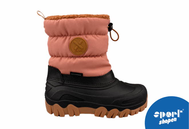 Vanntett vinterstøvel med rosa og svart design.