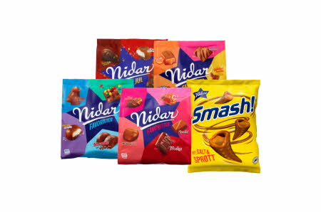 4 poser med Nidar favoritter og en pose Smash