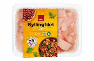 En pakke med Coop kyllingfilet i biter 400 g