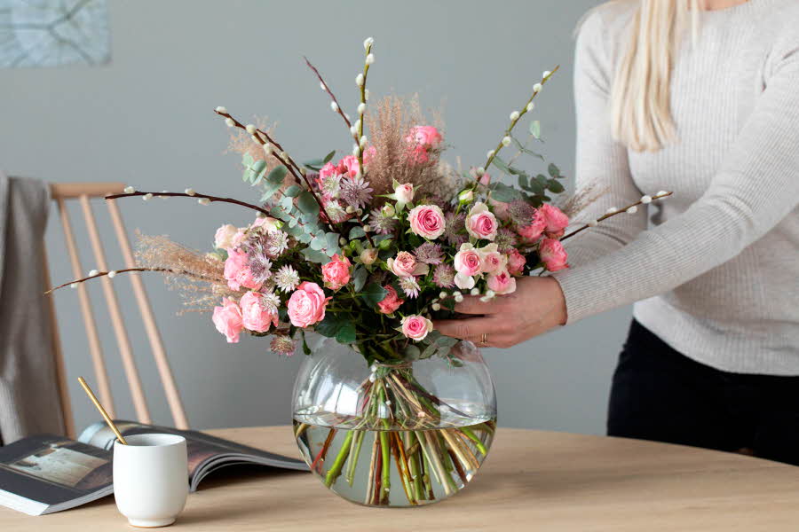 Start det nye året med fargerike blomster, friske grønne planter og sesongens lekre interiørnyheter.