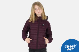 bilde av en jente i jakke fra sportsshoppen