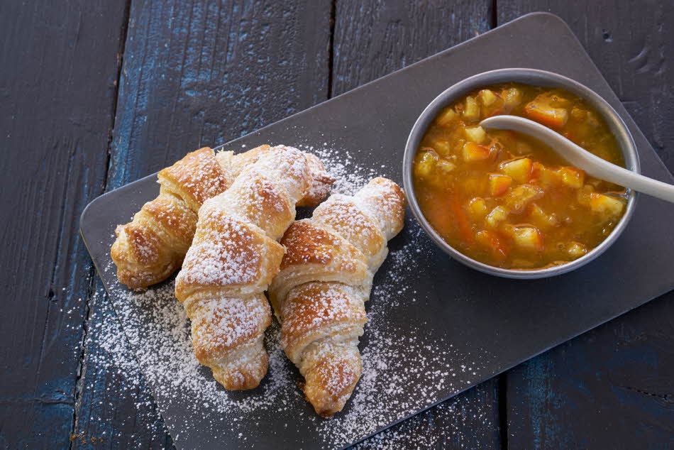 Croissanter og marmelade