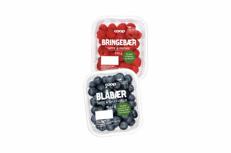 En pakke Coop blåbær og en pakke Coop bringebær