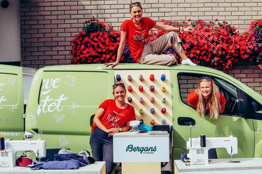 Jenter foran Tour de Sy-bilen