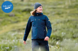 Dame med blå Nordkap Softshell jakke