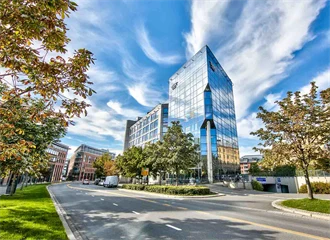 Fasadebilde av næringsbygget Vika Atrium i Oslo.