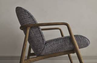 Grå lenestol fra Bolia