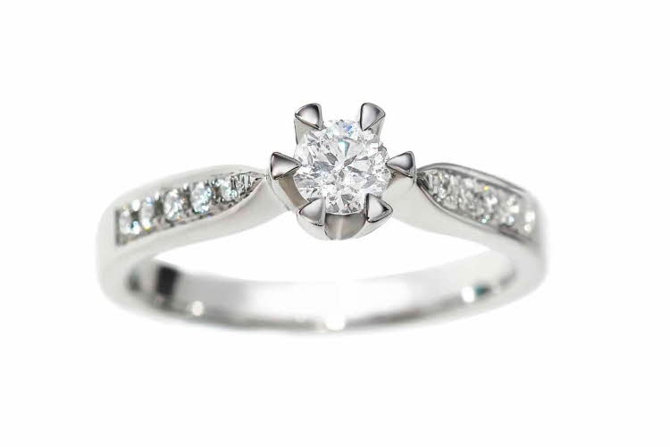 hvittgull, ring med diamant,