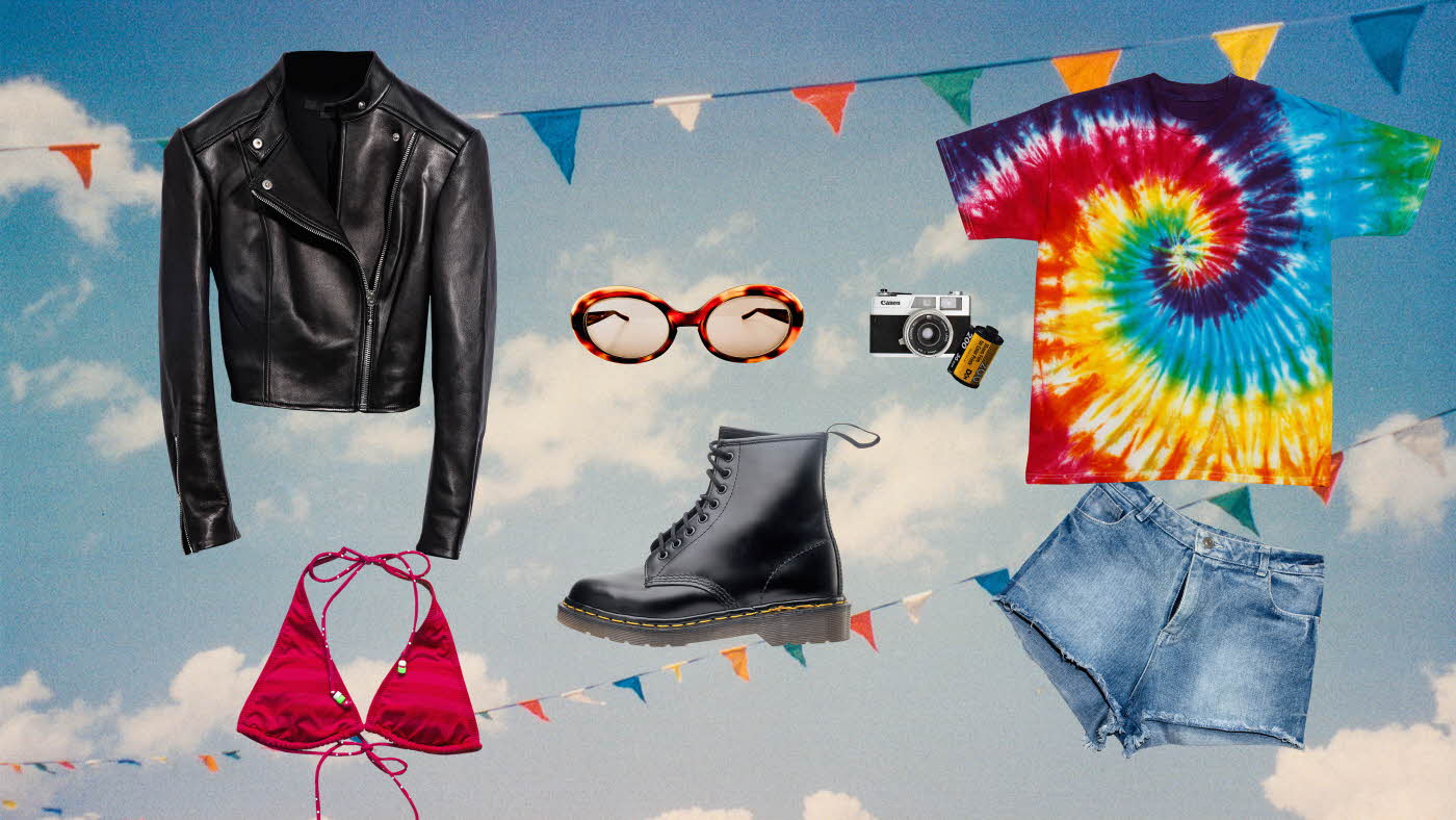 Kollasj av festival tilbehør. Skinnjakke, bikini topp, dr.martens, denim shorts osv