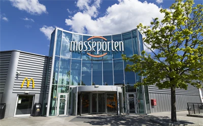Fasadebilde av hovedinngangen til Mosseporten