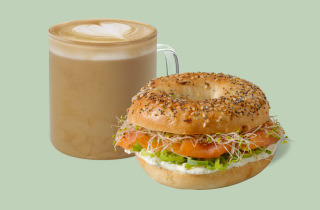 Lunsjtilbud bagel og kaffe med melk