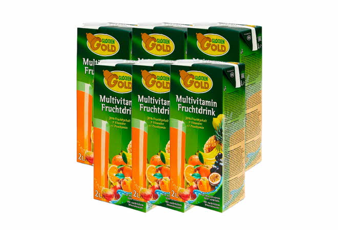 Seks kartonger med multivitamin juice.